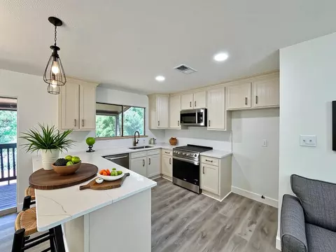 2047 Aspen Glade Dr, Kingwood, TX 77339