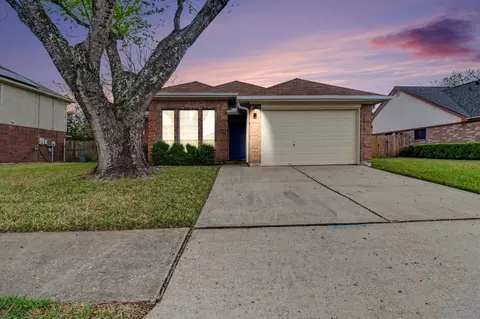 4706 Black Stone St, Baytown, TX 77521