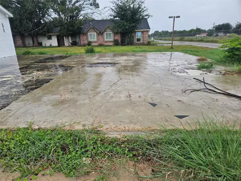 6867 Chasewood Dr, Houston, TX 77489