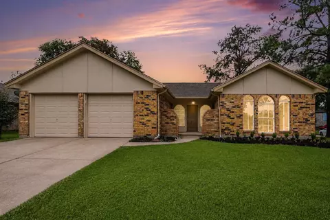 3810 Clover Dr, Alvin, TX 77511