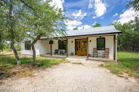 101 Rambling Oaks Dr, Wimberley, TX 78676