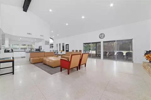 8808 Wateka Dr, Houston, TX 77074