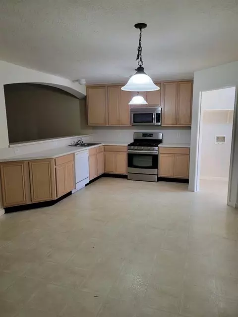 5203 Spring Oak Dr, Pasadena, TX 77505 photo 1
