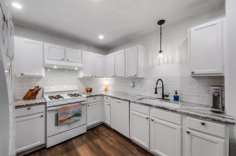 9750 Gulfstream Dr, Conroe, TX 77303
