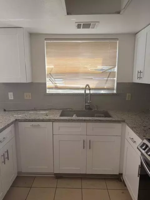 11519 Beechnut St, Houston, TX 77072