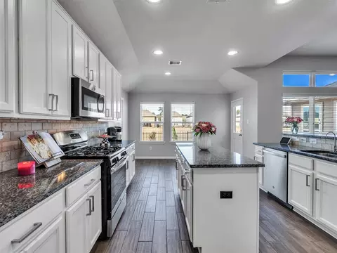 10190 N Whimbrel Cir, Conroe, TX 77385