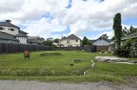 9226 Clarkcrest St, Houston, TX 77063