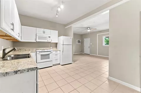 Kitchen - 3450 Gary Ln, Spring, TX 77380 photo 3 of 4