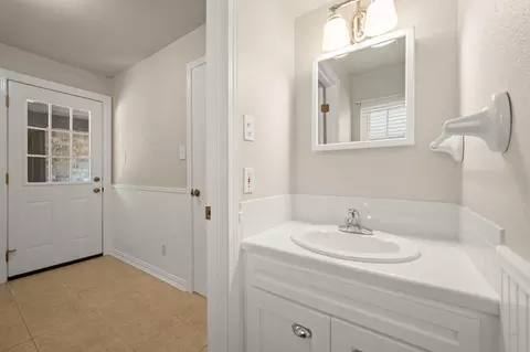 Entry Way - 518 Magic Oaks Dr, Spring, TX 77388 photo 2 of 3