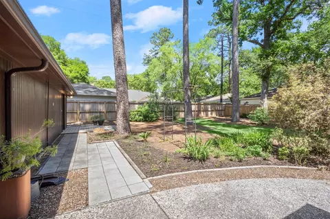Exterior - 518 Magic Oaks Dr, Spring, TX 77388 photo 10 of 15