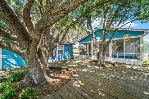 307 Center St, Matagorda, TX 77457