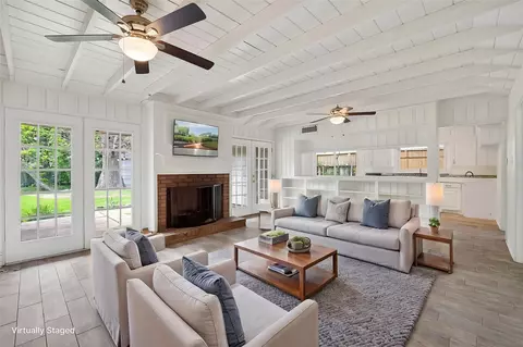 8818 Linkmeadow Ln, Houston, TX 77025