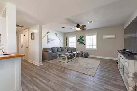1726 65th St, Galveston, TX 77551