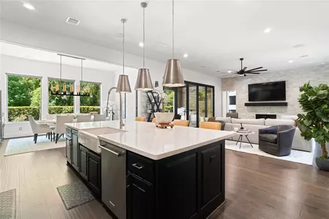 9515 Plaza Point Dr, Missouri City, TX 77459