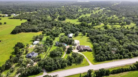 29926 Fm 1301 Rd, West Columbia, TX 77486