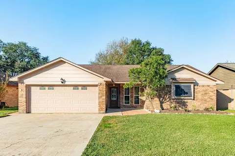 2837 Rimfire Dr, Angleton, TX 77515