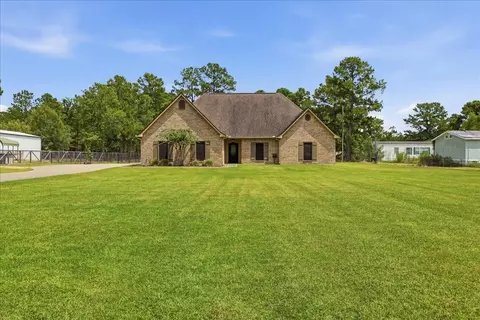 11754 Cooks Lake Rd, Lumberton, TX 77657