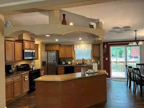 Kitchen - 162 Cove View Dr, Trinity, TX 75862 photo 3 of 6