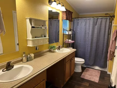 Bath - 162 Cove View Dr, Trinity, TX 75862 photo 1 of 5