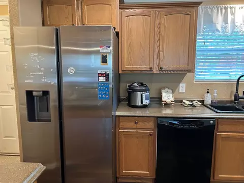 Kitchen - 162 Cove View Dr, Trinity, TX 75862 photo 5 of 6