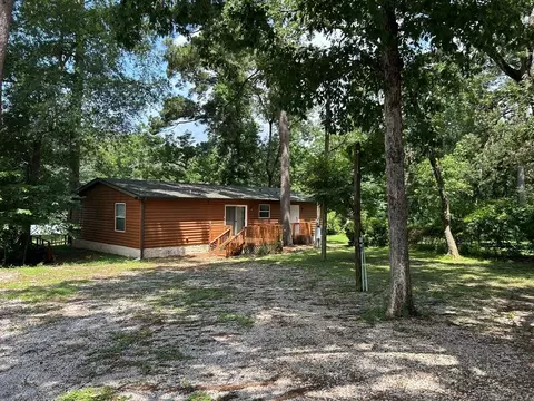 Exterior - 162 Cove View Dr, Trinity, TX 75862 photo 6 of 12