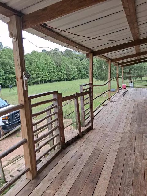 3646 Upper Leggett Rd, Livingston, TX 77351