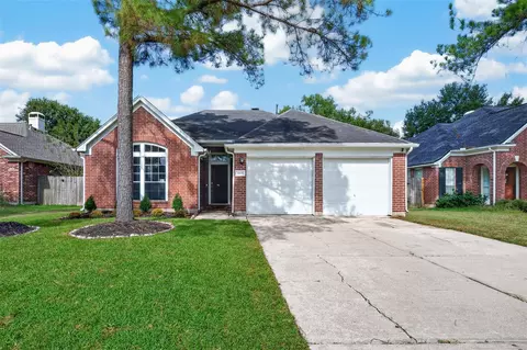 3907 Vinecrest Dr, Pearland, TX 77584