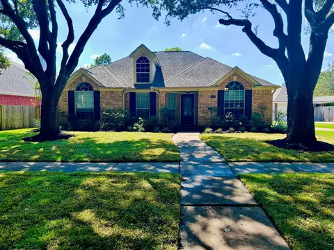 17315 Lantana Dr, Sugar Land, TX 77479