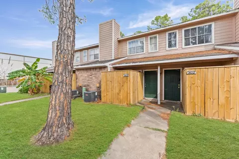 7402 Alabonson Rd #303, Houston, TX 77088