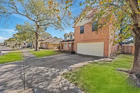 11123 Gatesden Dr, Tomball, TX 77377