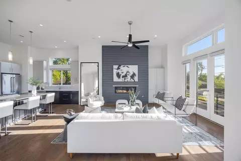 7327 Shadyvilla Pointe Dr, Houston, TX 77055