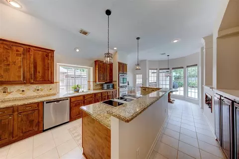 3910 Sand Myrtle Dr, Houston, TX 77059