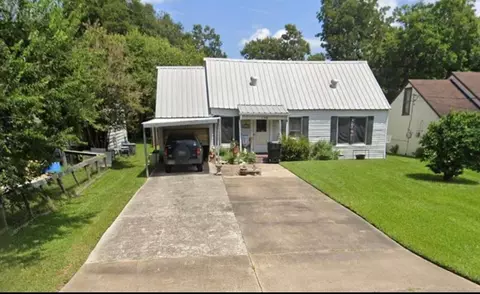 156 Hilldale Dr, Nederland, TX 77627