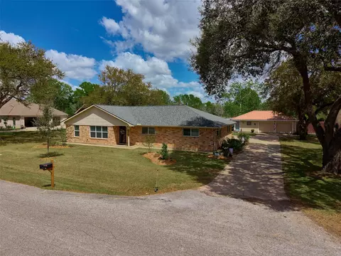 9015 Antonia St, Needville, TX 77461