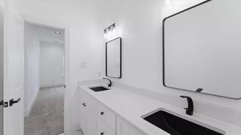 Bath - 10802 Fairview Dr, Conroe, TX 77385 photo 7 of 7