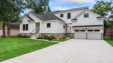 Exterior - 10802 Fairview Dr, Conroe, TX 77385 photo 4 of 6