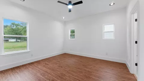 Bedroom - 10802 Fairview Dr, Conroe, TX 77385 photo 3 of 7