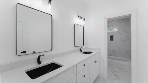 Bath - 10802 Fairview Dr, Conroe, TX 77385 photo 5 of 7