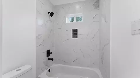 Bath - 10802 Fairview Dr, Conroe, TX 77385 photo 6 of 7