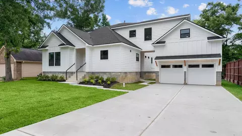 Exterior - 10802 Fairview Dr, Conroe, TX 77385 photo 3 of 6