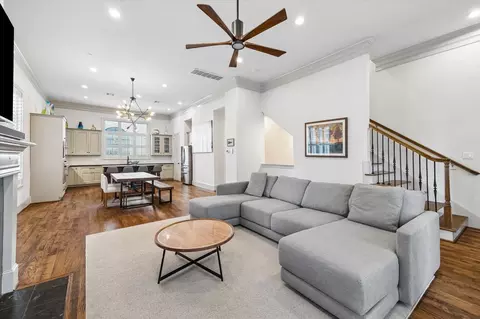 1521 Oakdale St, Houston, TX 77004