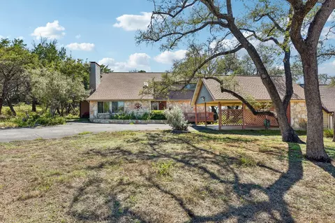 15 Country Ln, Woodcreek, TX 78676