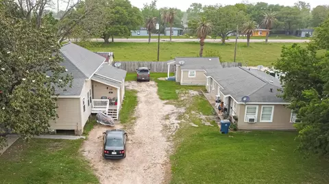 824 2nd Ave N, Texas City, TX 77590