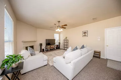 4609 Buescher Ct, Pearland, TX 77584