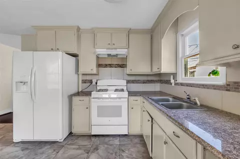 131 E 31st 12 St, Houston, TX 77018