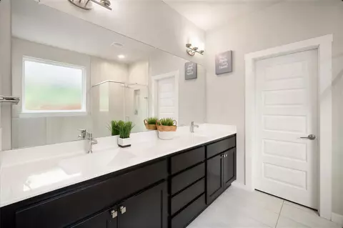 Bath - 28435 Eli Eagle St, Katy, TX 77494 photo 1 of 4