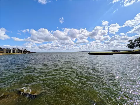 11 Castaway Ln, Coldspring, TX 77331