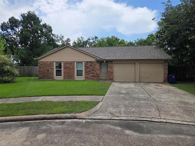 2775 Forest Point Dr, League City, TX 77573