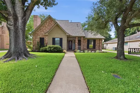 518 Rozelle Ave, Sugar Land, TX 77498