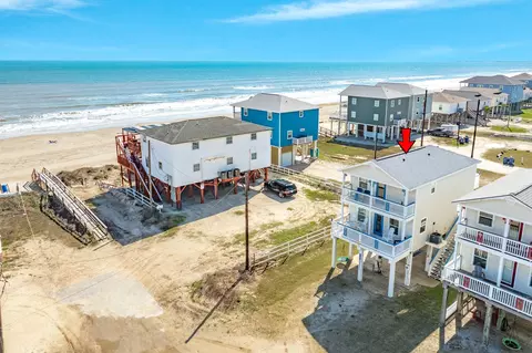 107 Howard Ave, Surfside Beach, TX 77541
